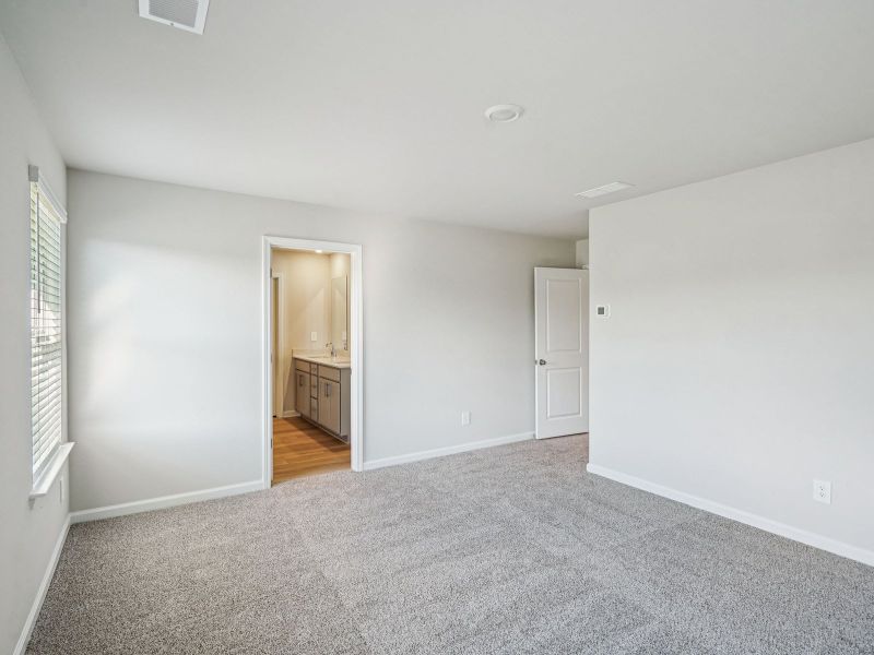Spacious, unfurnished interior of a new home in Hemingway - Reserve Series, Cumming (Image 16). Spacious, unfurnished interior of a new home in Hemingway - Reserve Series, Cumming (Image 16).