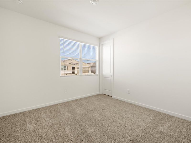 Spacious, unfurnished interior of a new home in Rancho Mirage Signature Series, Maricopa (Image 16).