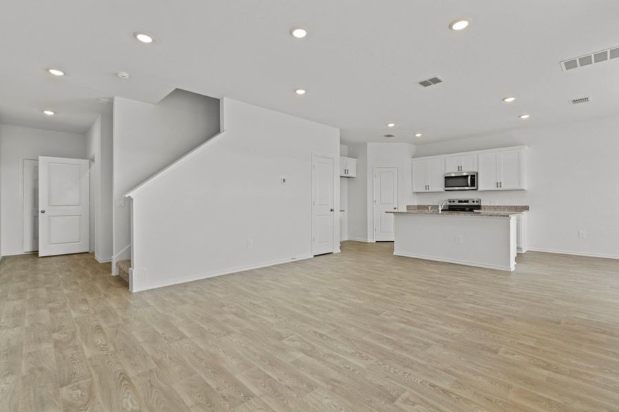 Spacious, unfurnished interior of a new home in Palomino, Manor (Image 33).