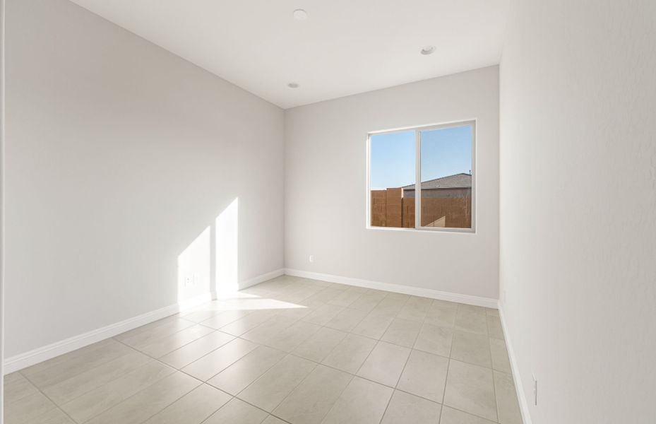 Spacious, unfurnished interior of a new home in Artisan at Asante, Surprise (Image 16). Spacious, unfurnished interior of a new home in Artisan at Asante, Surprise (Image 16).