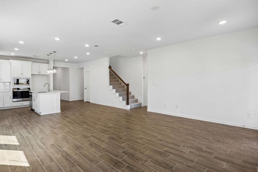 Spacious, unfurnished interior of a new home in Montgomery Bend, Montgomery (Image 22).