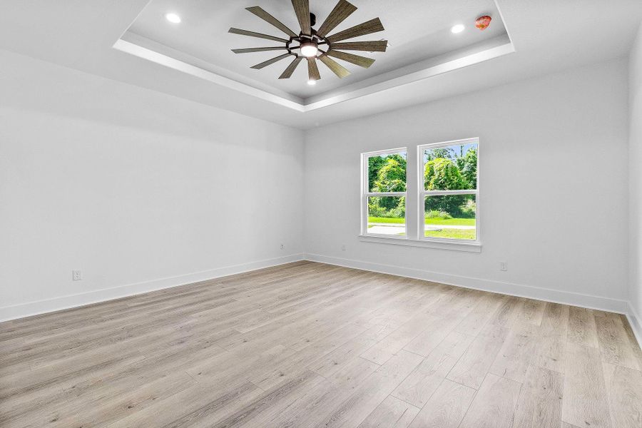 Spacious, unfurnished interior of a new home in , Onalaska (Image 24).