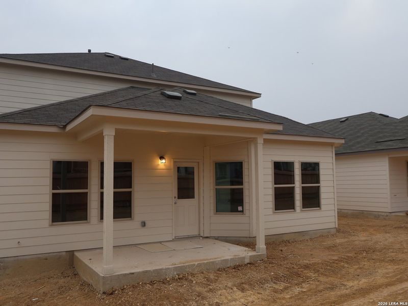Exterior details and patio area of a home in Mesquite Ridge, San Antonio (Image 3).