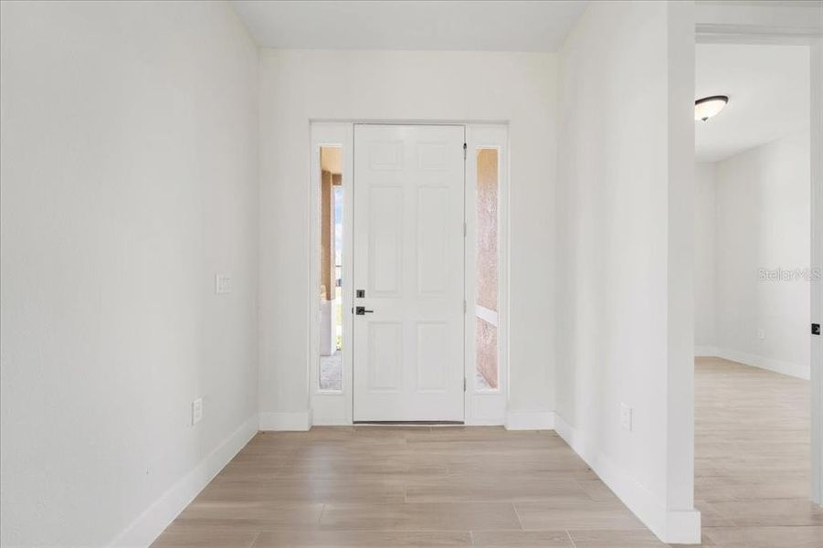 Spacious, unfurnished interior of a new home in , Lehigh Acres (Image 46).