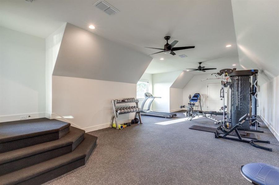 Gym with rubber flooring Gym with rubber flooring