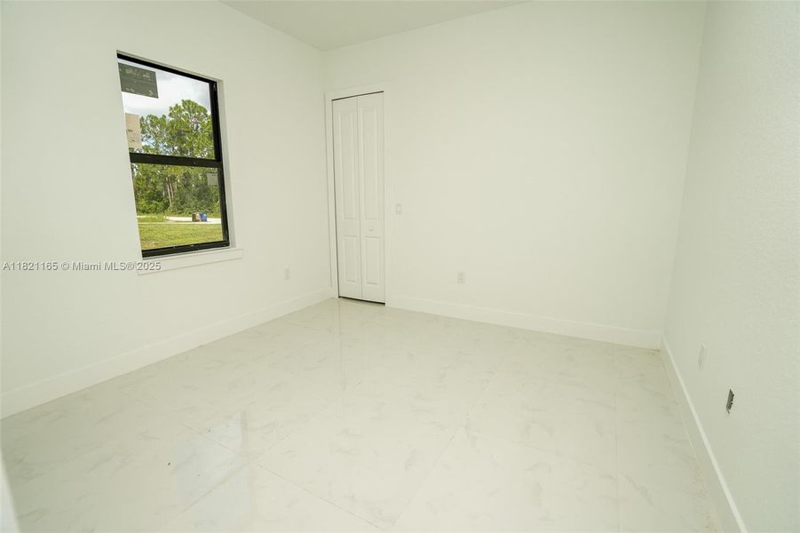 Spacious, unfurnished interior of a new home in , Lehigh Acres (Image 20).