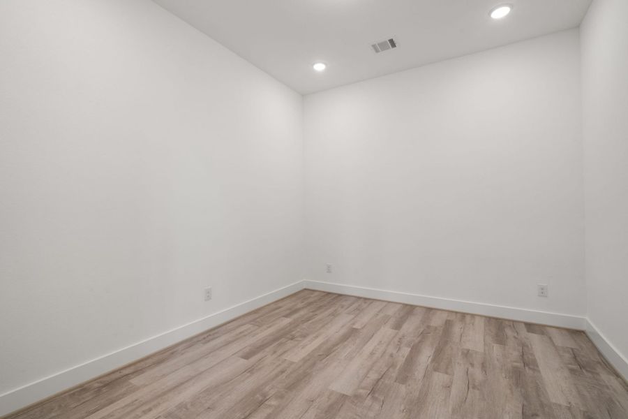 Representative unfurnished interior of a home built from the Alamo by HistoryMaker Homes in Hunters Crossing 60s, Sealy (Image 14). Representative unfurnished interior of a home built from the Alamo by HistoryMaker Homes in Hunters Crossing 60s, Sealy (Image 14).