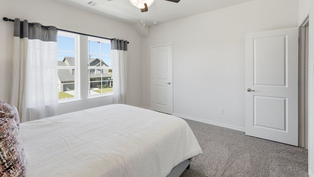 Furnished interior view inside a new home in Lakewood Trails, Forney (Image 23). Furnished interior view inside a new home in Lakewood Trails, Forney (Image 23).