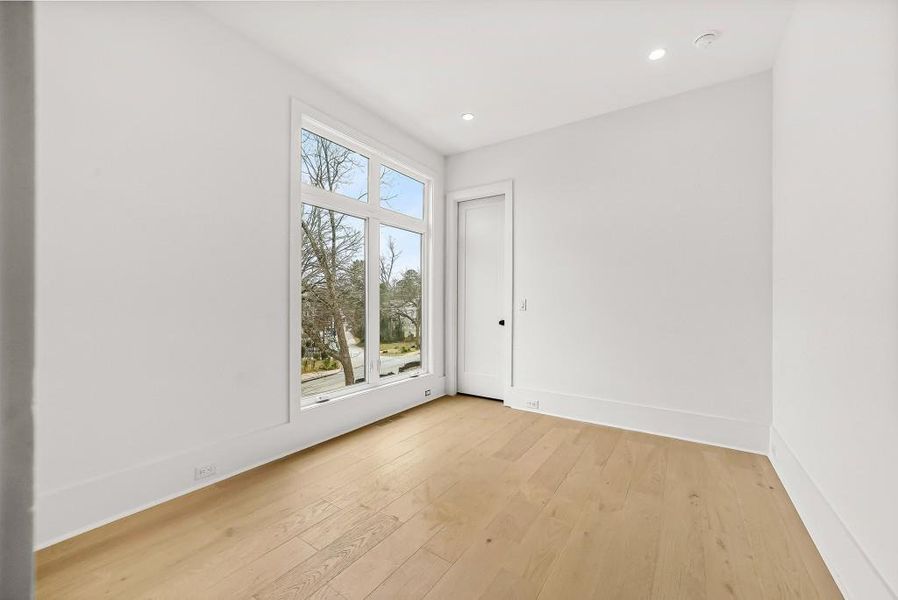 Spacious, unfurnished interior of a new home in , Atlanta (Image 32).