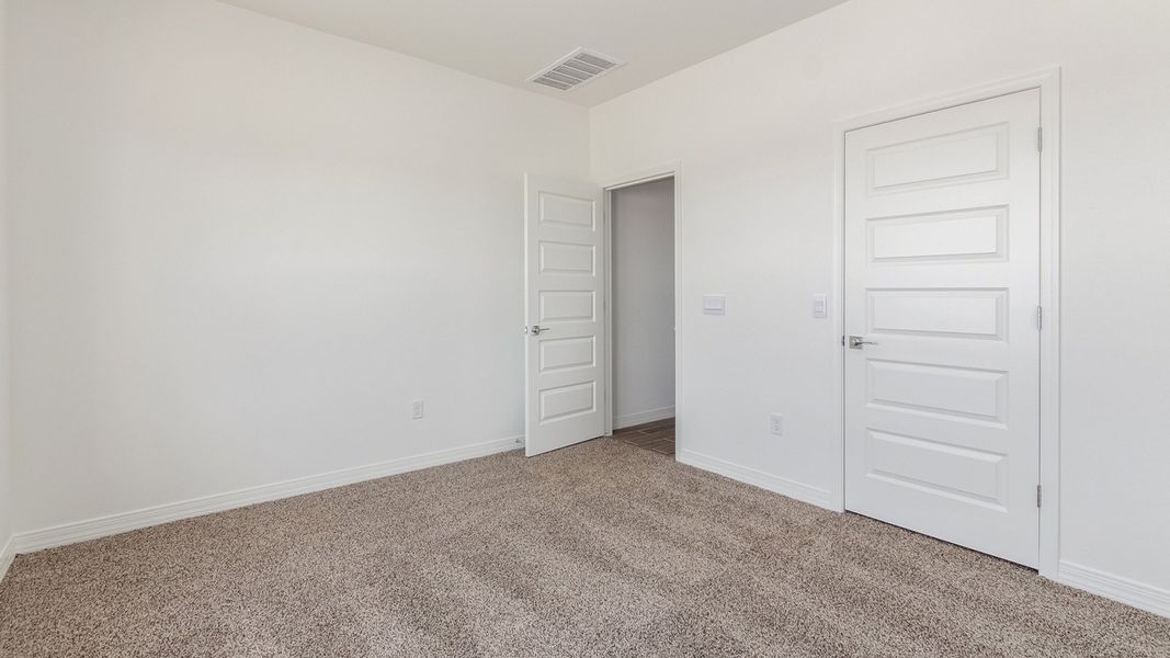 Representative unfurnished interior of a home built from the Catalina - Plan H50T4 by D.R. Horton in Sahuarita Acres, Sahuarita (Image 34).