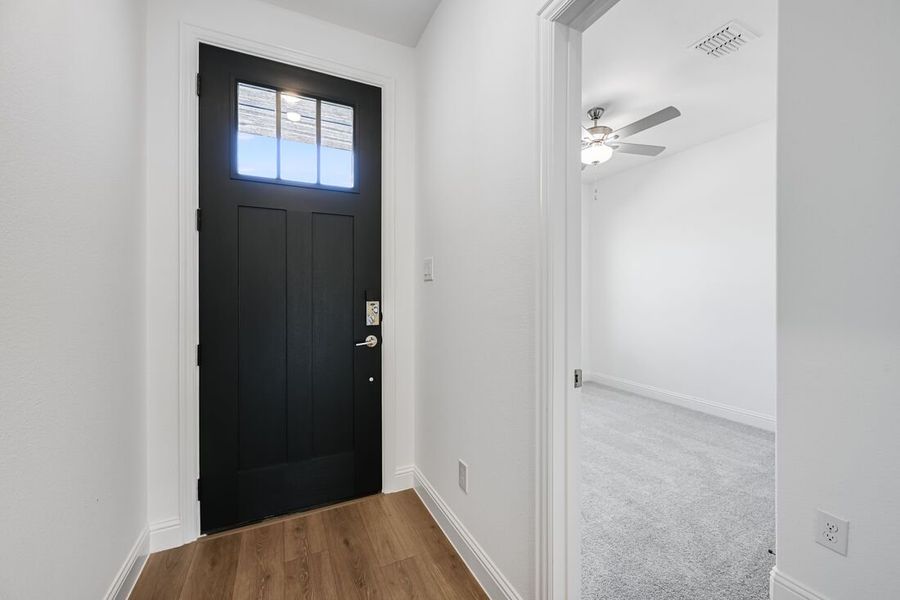 Spacious, unfurnished interior of a new home in Madero 50s, Fort Worth (Image 19).
