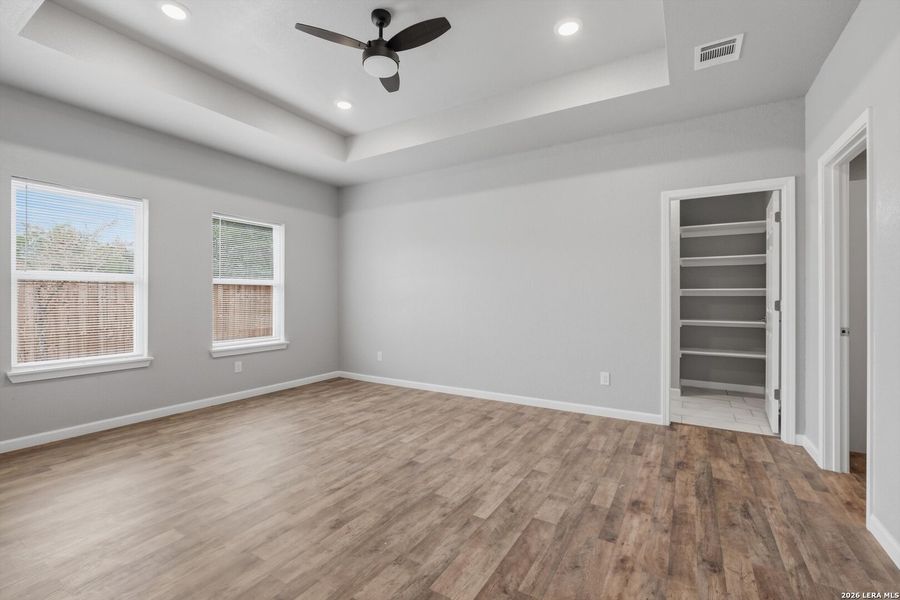 Spacious, unfurnished interior of a new home in , San Antonio (Image 24).