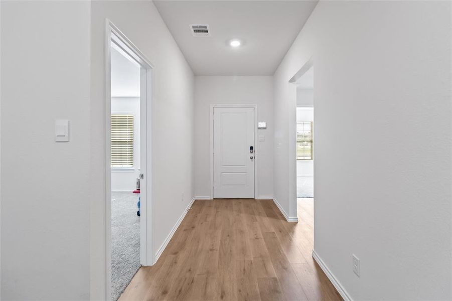 Spacious, unfurnished interior of a new home in Stonehaven, Caddo Mills (Image 23).