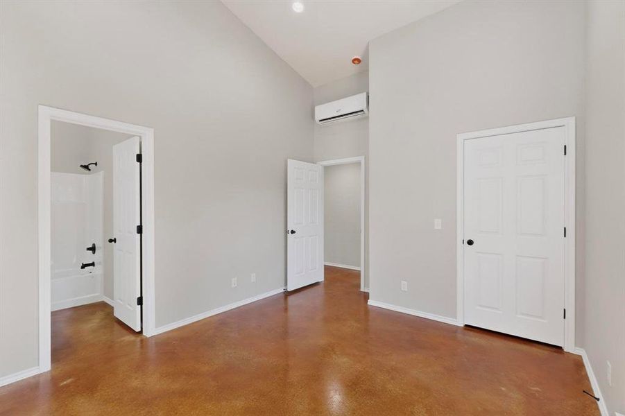 Spacious, unfurnished interior of a new home in , Paris (Image 16).