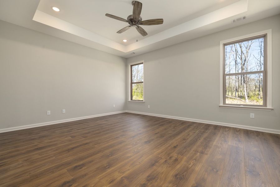 Representative unfurnished interior of a home built from the Sterling by Grant Homes LLC in Valleybrook, Oakland (Image 15).