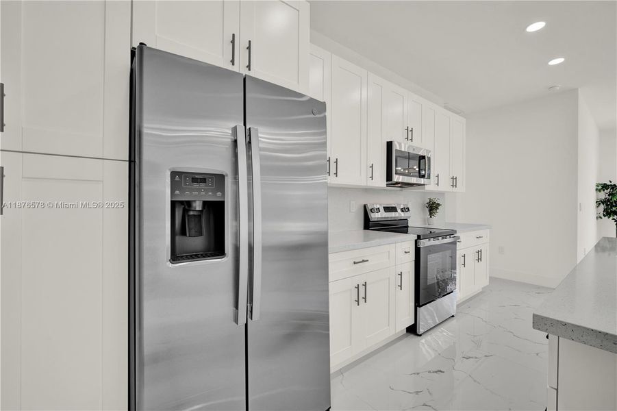 4th bedroom can be used as an ffice or den.