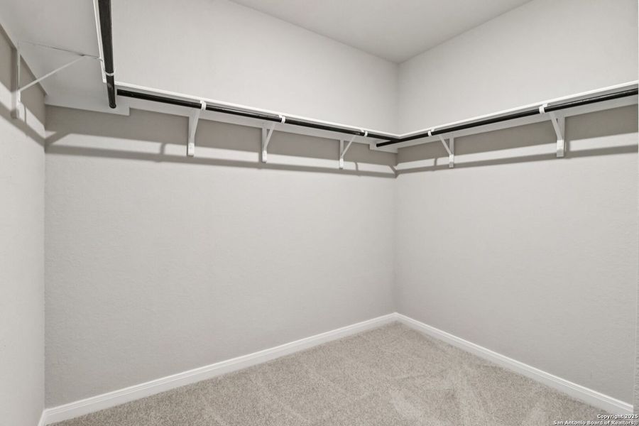 Spacious, unfurnished interior of a new home in Catalina, Converse (Image 32).