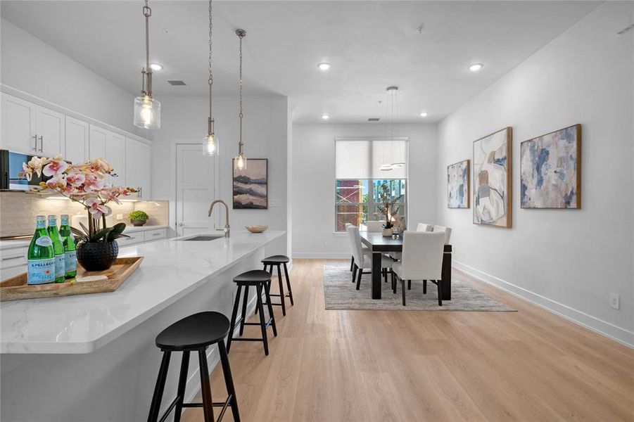 Furnished interior view inside a new home in , Farmers Branch (Image 5).