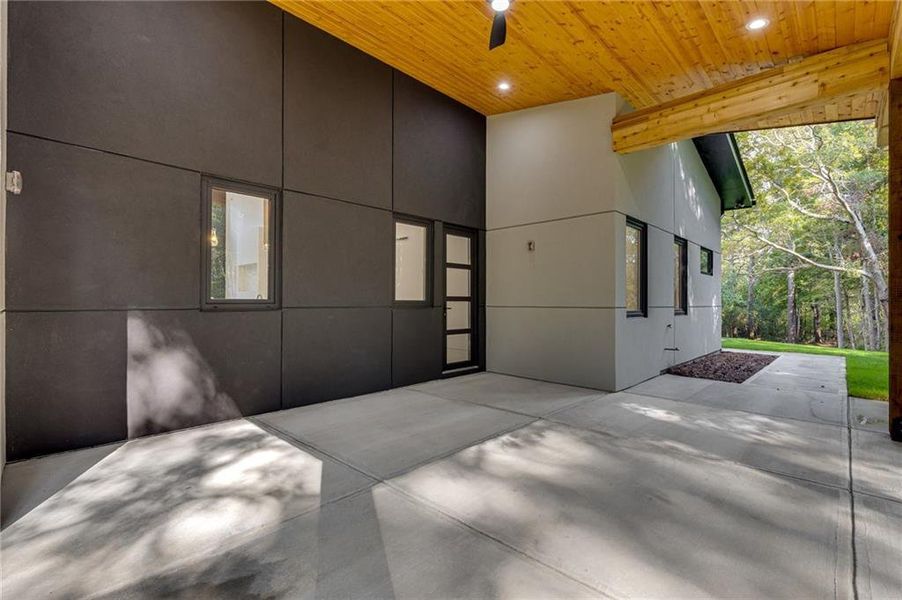 Exterior details and patio area of a home in , Winder (Image 4).