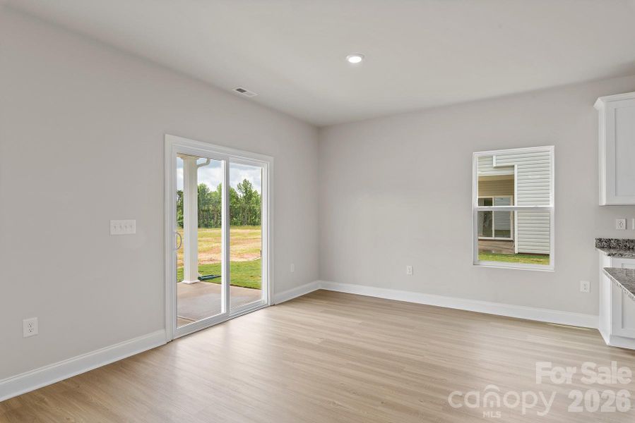 Spacious, unfurnished interior of a new home in Stagecoach Station, Gastonia (Image 12).