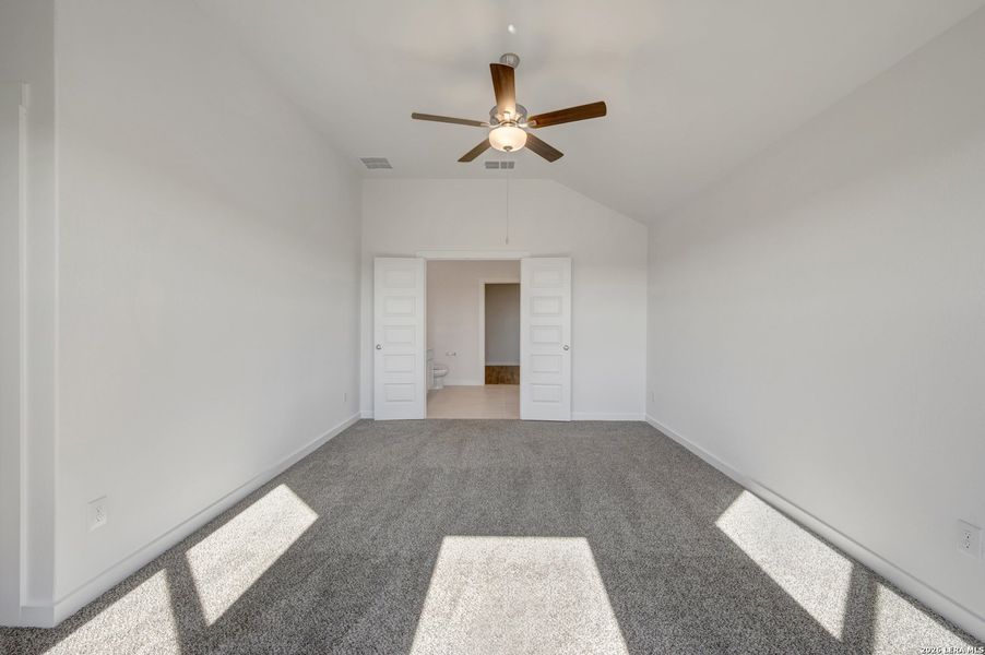 Spacious, unfurnished interior of a new home in Paloma Park, Converse (Image 47).