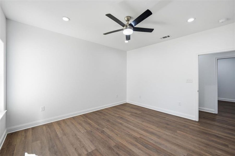 Spacious, unfurnished interior of a new home in , Waco (Image 27).