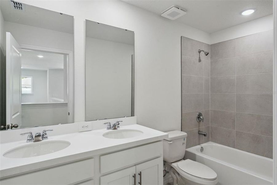 Furnished interior view inside a new home in Wekiva Springs Cove, Apopka (Image 16).
