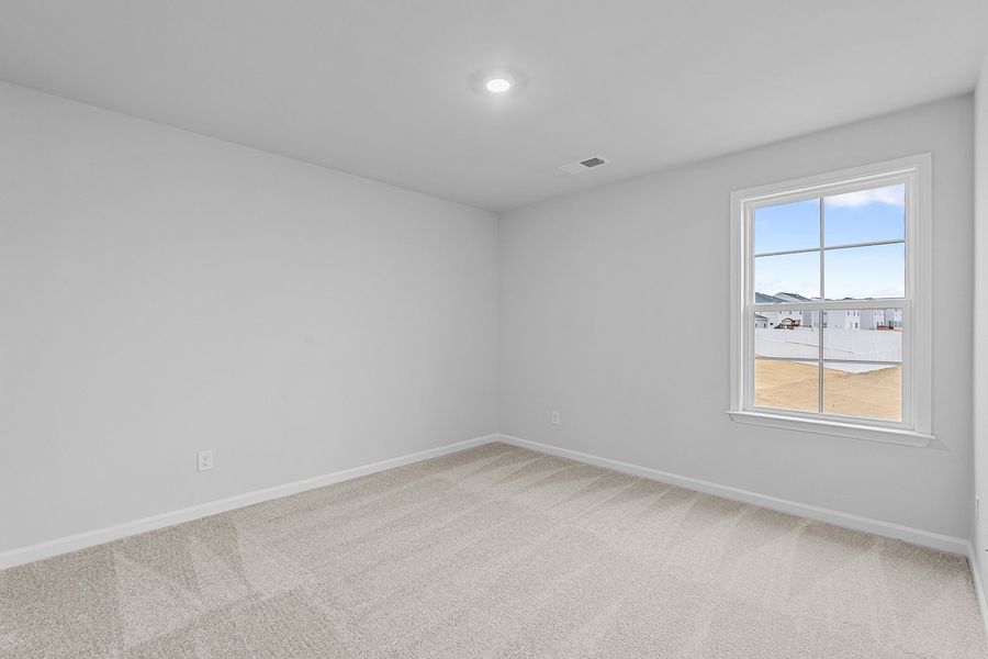 Spacious, unfurnished interior of a new home in Fieldstone, Lexington (Image 46).