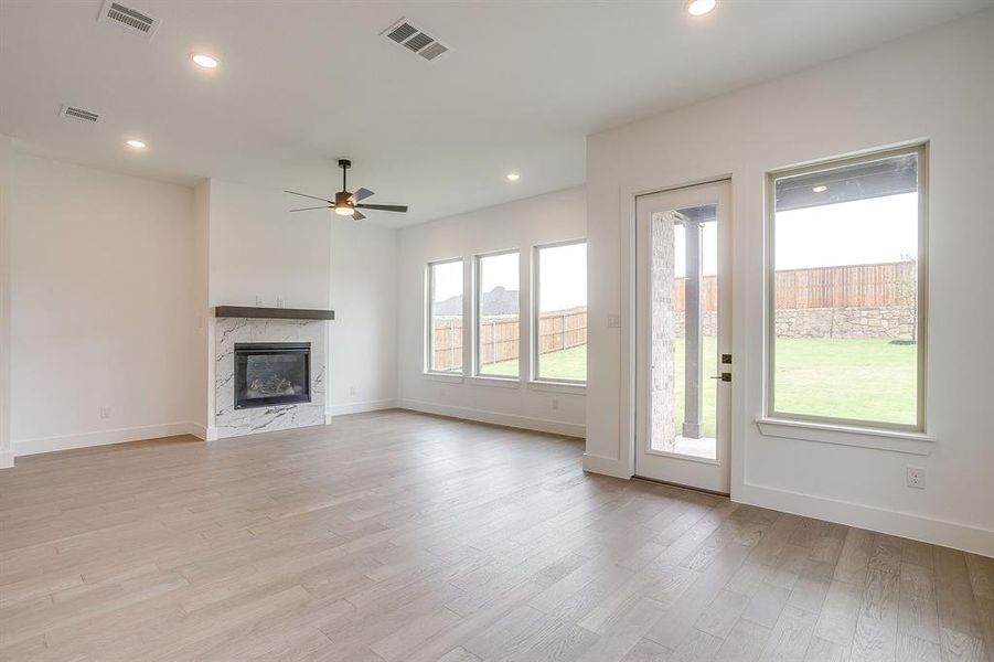 Spacious, unfurnished interior of a new home in Talon Hills, Fort Worth (Image 25).