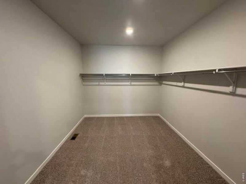 Spacious, unfurnished interior of a new home in Prairie Song, Windsor (Image 14).