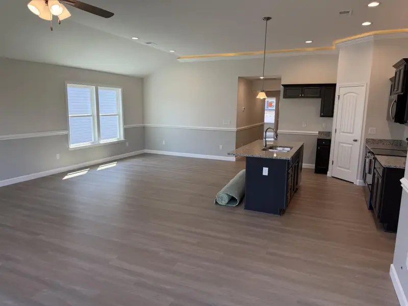 Spacious, unfurnished interior of a new home in Cleveland Meadows, Spartanburg (Image 9).