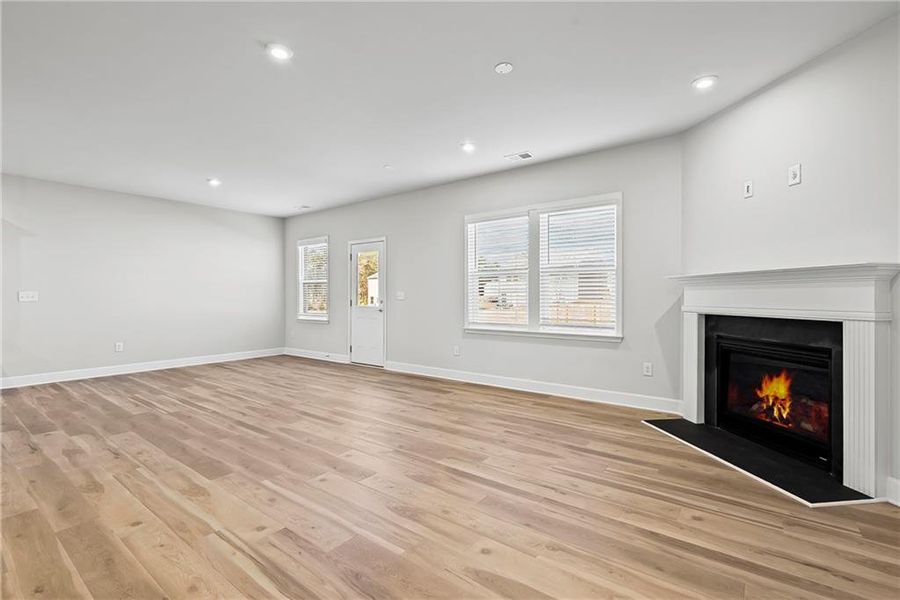 Spacious, unfurnished interior of a new home in Anderson Point, McDonough (Image 15).