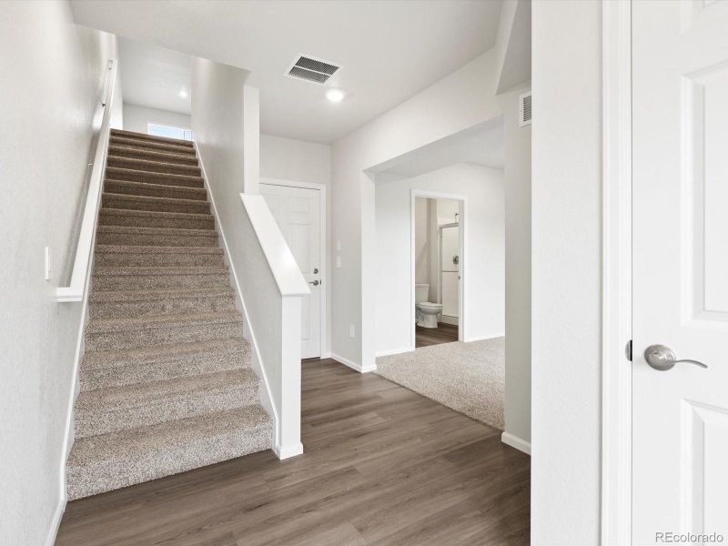 Spacious, unfurnished interior of a new home in Three Hills, Morrison (Image 25).