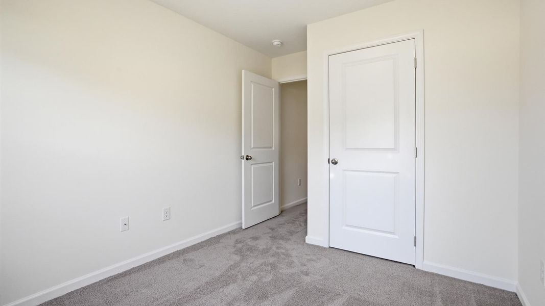 Spacious, unfurnished interior of a new home in Cherokee Crossing, Kodak (Image 20).