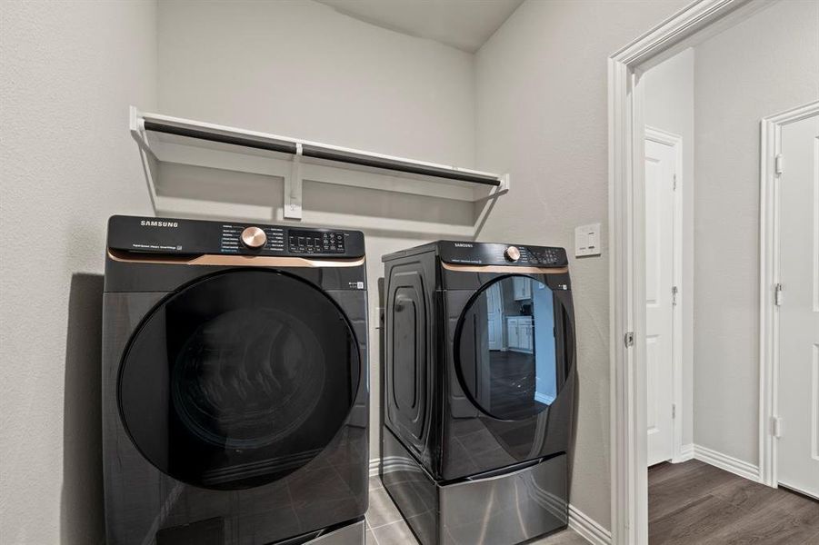 Close-up of interior finishes inside a home in Stonehaven, Seagoville (Image 21).