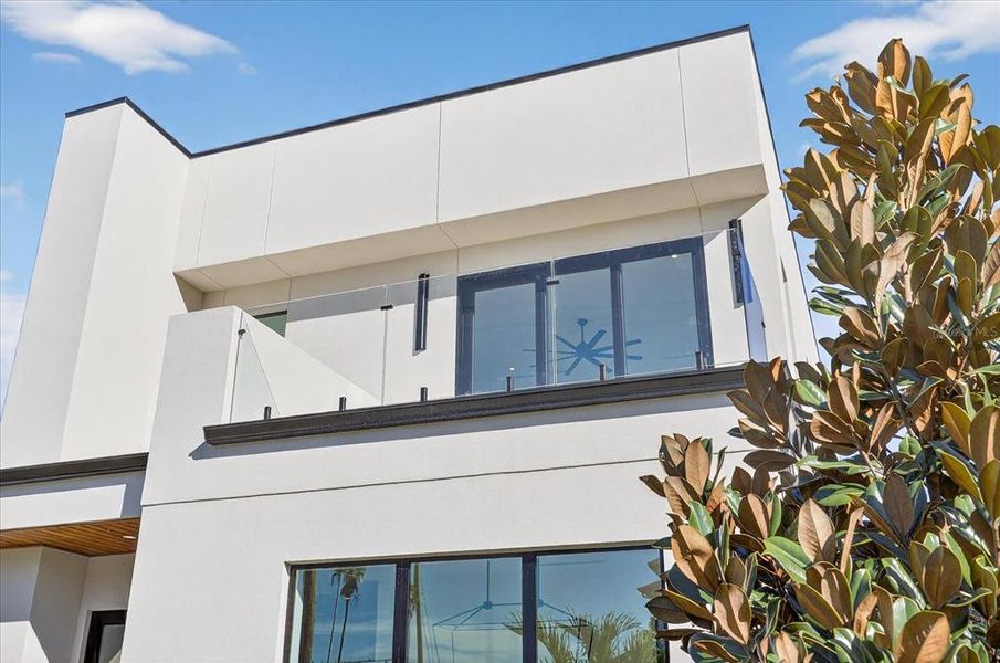 Exterior details and patio area of a home in , Tampa (Image 38).