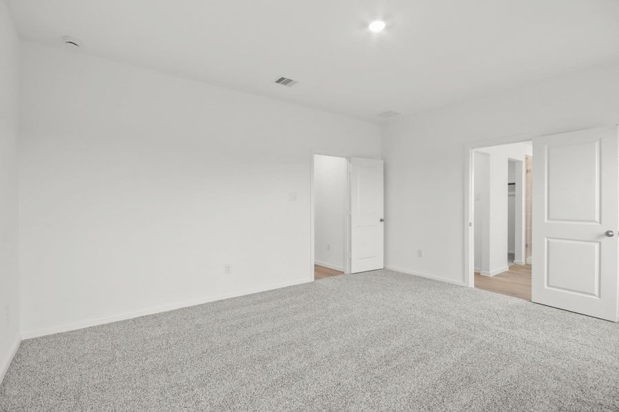 Spacious, unfurnished interior of a new home in Harrington Trails at The Canopies, Splendora (Image 12).