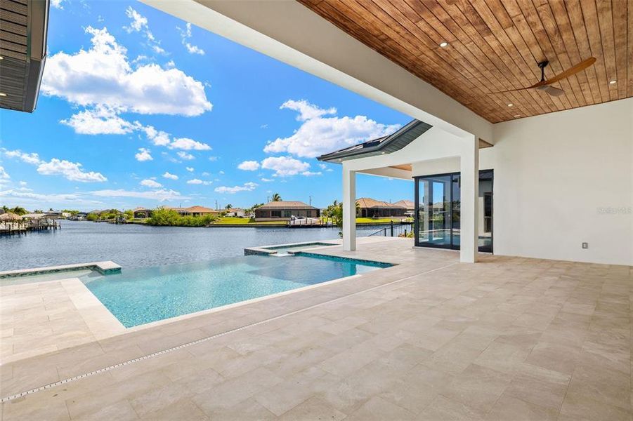 Exterior details and patio area of a home in , Cape Coral (Image 27).