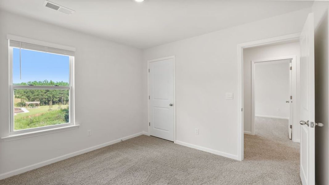 Spacious, unfurnished interior of a new home in Seneca Falls, Seneca (Image 27).