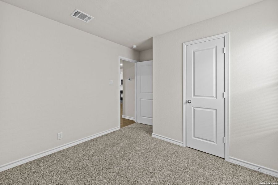 Spacious, unfurnished interior of a new home in Brookstone Creek, San Antonio (Image 24).