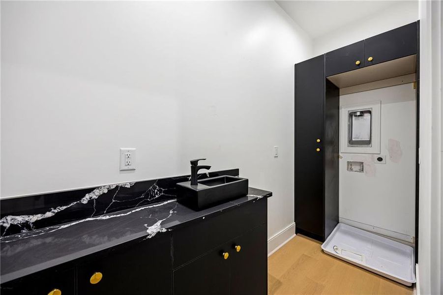 Furnished interior view inside a new home in , Alpharetta (Image 22).