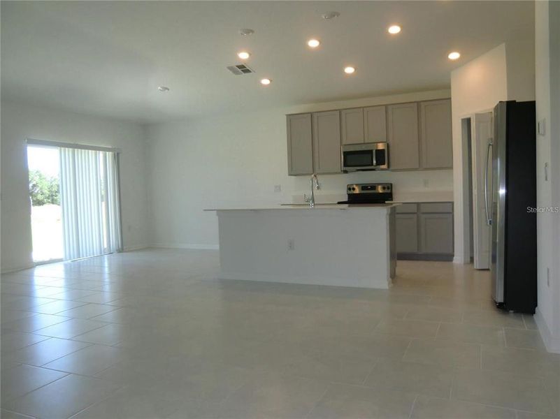 Spacious, unfurnished interior of a new home in Cascades: Grand Collection, Davenport (Image 10). Spacious, unfurnished interior of a new home in Cascades: Grand Collection, Davenport (Image 10).