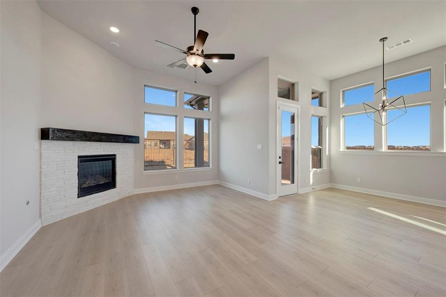 Spacious, unfurnished interior of a new home in Tavolo Park Cottages, Fort Worth (Image 17).