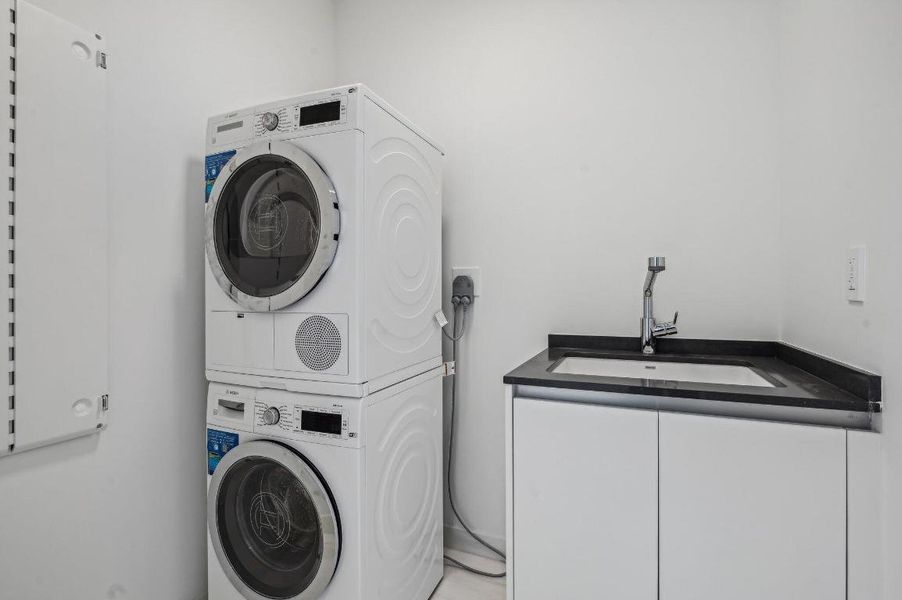 Biscayne Blvd Way 1907-013