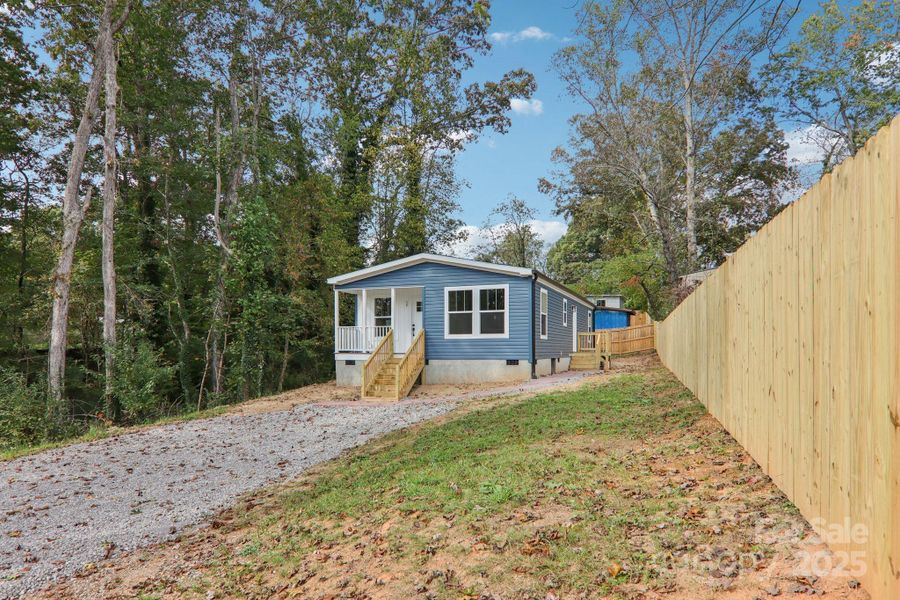 spacious driveway spacious driveway