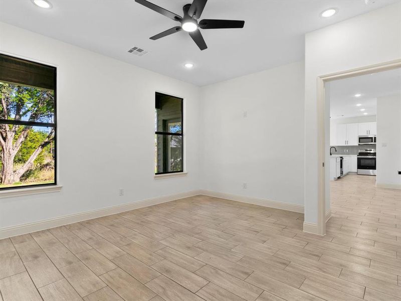 Spacious, unfurnished interior of a new home in , Granbury (Image 28).