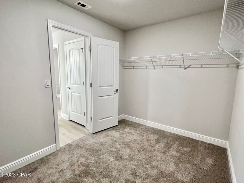 Image 18 of a home in East Bay.