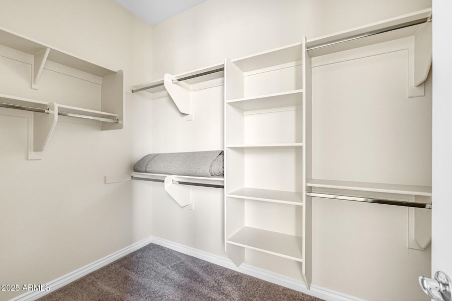 22)MASTER CLOSET 22)MASTER CLOSET