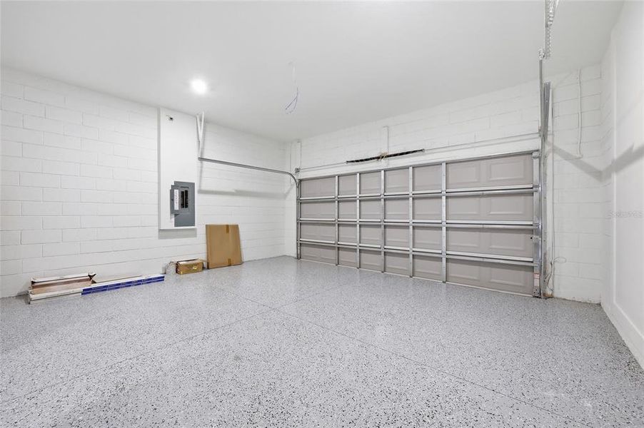 Spacious, unfurnished interior of a new home in , Ocala (Image 31).