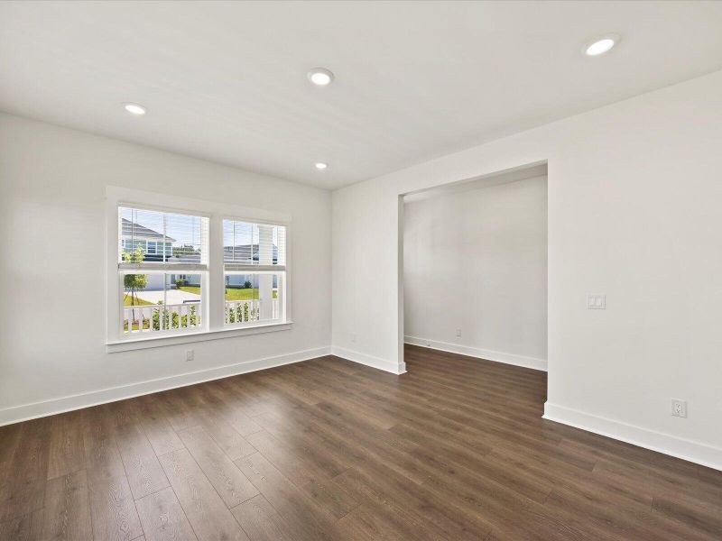 Spacious, unfurnished interior of a new home in The Coves at Lakes of Cane Bay, Summerville (Image 20). Spacious, unfurnished interior of a new home in The Coves at Lakes of Cane Bay, Summerville (Image 20).